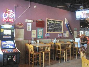 Interior - Mellow Mushroom in Park Plaza Shopping Center Near Sea Pines Main Gate Next to Harris Teeter Grocery Store - Hilton Head Island, SC Pizza Restaurant