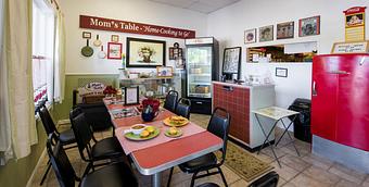 Interior - Mom's Table in Roswell, GA American Restaurants