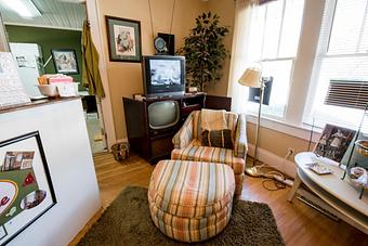 Interior - Mom's Table in Roswell, GA American Restaurants