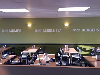 Interior - Momi in Everett, WA Hamburger Restaurants