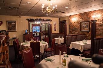 Interior - Mona Lisa Restaurant in Wolcott, CT American Restaurants