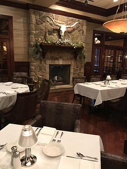 Interior - Morrie’s Steakhouse in Sioux Falls, SD Steak House Restaurants