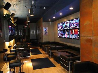 Interior - Mr. Bs Pub in Royal Oak, MI American Restaurants