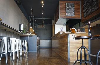 Interior - Noli's Pizzeria in Blackstone District - Omaha, NE Pizza Restaurant