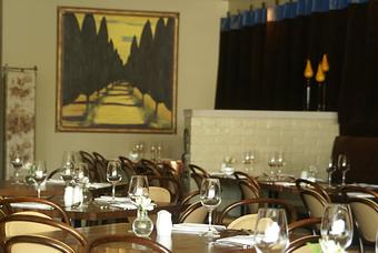 Interior - Oakleys Bistro in Greenbriar - Indianapolis, IN American Restaurants