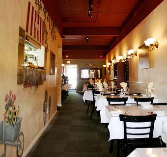 Interior - Oh Yumm Bistro in Indianapolis, IN American Restaurants