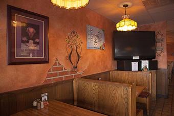 Interior - Perry's Pizza & Italian Restaurant in Garden Grove - Garden Grove, CA Pizza Restaurant