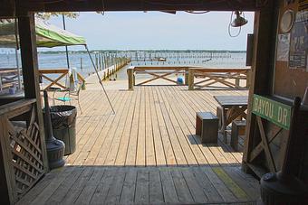 Interior: pirate's cove - Pirates Cove in Josephine, AL - Elberta, AL American Restaurants