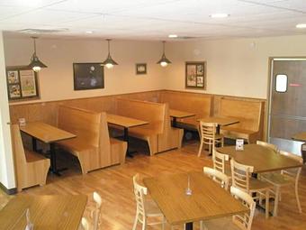 Interior - Pizza Pit in Oregon, WI Pizza Restaurant