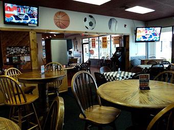 Interior - Pizza Works Etc in Williamsville, NY Pizza Restaurant