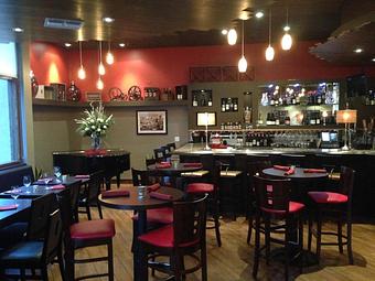 Interior - Plates an American Bistro in Palos Verdes Peninsula - Rolling Hills Estates, CA American Restaurants