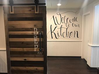 Interior - Que Viet in Minneapolis, MN Chinese Restaurants