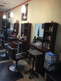 Interior - Qumar's Hair Studio in Union, NJ Beauty Salons