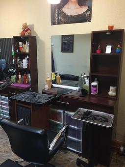 Interior - Qumar's Hair Studio in Union, NJ Beauty Salons