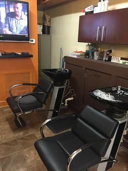 Interior - Qumar's Hair Studio in Union, NJ Beauty Salons