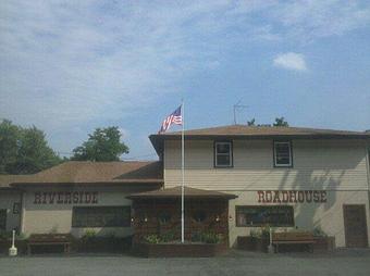 Interior - Riverside Roadhouse in Wellsville, OH American Restaurants