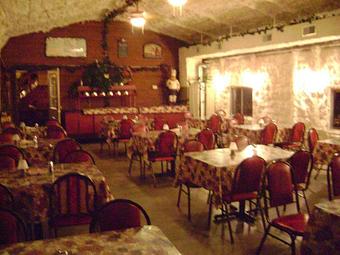 Interior - Rustic Oak Grill & Pub in Hannibal, MO American Restaurants