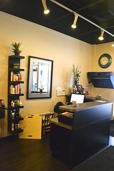 Interior - Salon 448 in Georgetown Square - Wood Dale, IL Beauty Salons