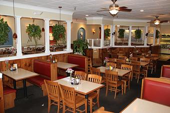 Interior - Saratoga Pizzeria in Springfield, VA Pizza Restaurant
