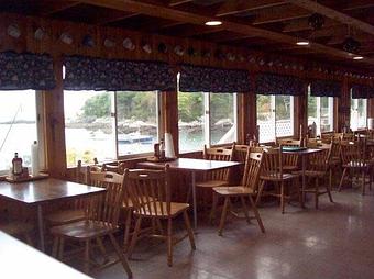 Interior - Shaw's Fish & Lobster Wharf in New Harbor, ME American Restaurants