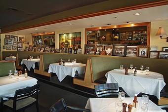 Interior - Smitty's Grill in Pasadena, CA American Restaurants