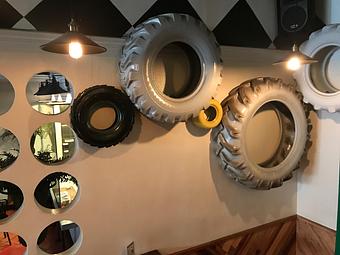 Interior - Spare Tire Kitchen & Tavern in Miracle Mile - Los Angeles, CA American Restaurants