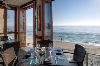 Interior - Splashes Restaurant in Laguna coastline - Laguna Beach, CA American Restaurants