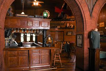 Interior - Steaming Tender in Palmer, MA American Restaurants