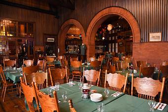 Interior - Steaming Tender in Palmer, MA American Restaurants