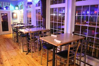 Interior - Stripers Grill & Inn in Salisbury, MA Seafood Restaurants