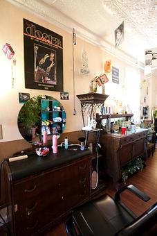 Interior - Suz Pratt The Holistic Stylist in Ferguson Historic Business District ~ Jeske Park - Ferguson, MO Beauty Salons