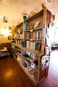 Interior - Suz Pratt The Holistic Stylist in Ferguson Historic Business District ~ Jeske Park - Ferguson, MO Beauty Salons