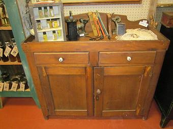 Interior: DRY SINK - The Sampler in Hudson in Hudson, OH Shopping & Shopping Services