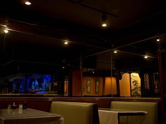 Interior - Twin Dragon Restaurant in Los Angeles, CA Chinese Restaurants