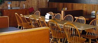 Interior - Ugo's Pizza in Stayton, OR Pizza Restaurant