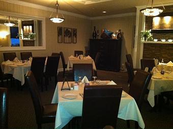 Interior - Villa Paul Restaurant in Hampton Bays, NY Italian Restaurants