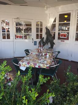 Interior - Wilma's Patio Restaurant in Balboa Island - Newport Beach, CA American Restaurants