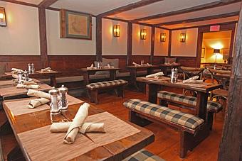 Interior - Winsor House Inn in Snug Harbor - Duxbury, MA American Restaurants Interior - Winsor House Inn in Snug Harbor - Duxbury, MA American Restaurants