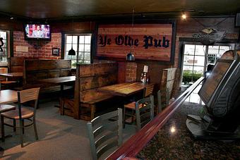 Interior - Ye Olde Pub in Troutdale, OR American Restaurants