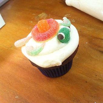 Product: turtle cupcakes for Carleigh - Bella Leigh Bakery & Cafe in Montague, NJ Bakeries