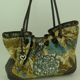 Product - Dazzle Quality Resale Fashions in Hayden, ID Consignment & Resale Stores