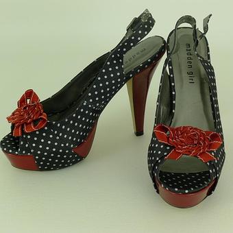 Product - Dazzle Quality Resale Fashions in Hayden, ID Consignment & Resale Stores