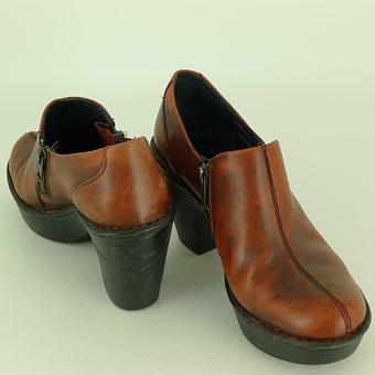 Product - Dazzle Quality Resale Fashions in Hayden, ID Consignment & Resale Stores