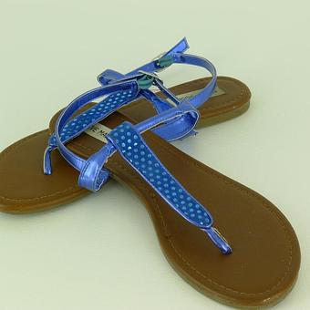 Product - Dazzle Quality Resale Fashions in Hayden, ID Consignment & Resale Stores