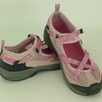 Product - Dazzle Quality Resale Fashions in Hayden, ID Consignment & Resale Stores