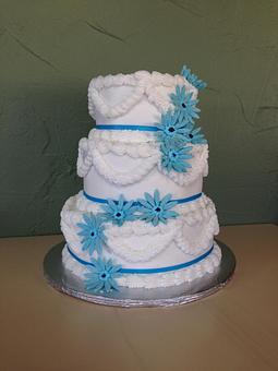 Product: Wedding Cake - Delightfully Delicious Restaurant in Brattleboro, VT American Restaurants