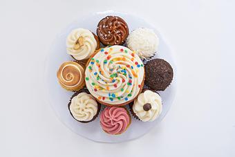 Product: 8 inch Burst- 1 Jumbo, 8 minis (serves 4-6) - Gigi's Cupcakes in Hilton Neighborhood - Maplewood, NJ Bakeries
