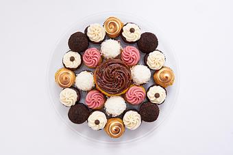 Product: 10 inch Burst: 1 Jumbo, 24 Minis - Gigi's Cupcakes in Hilton Neighborhood - Maplewood, NJ Bakeries