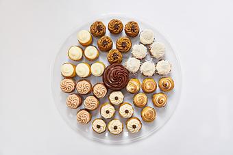 Product: 16 inch burst: 1 Jumbo, 36 Minis - Gigi's Cupcakes in Hilton Neighborhood - Maplewood, NJ Bakeries