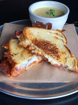 Product - Growler Cafe in Lebanon, OR Pubs